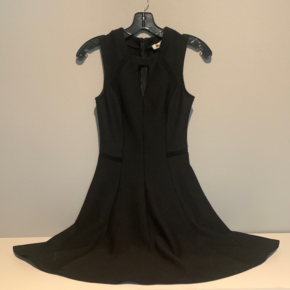 Black Dress - Picture 1 of 3